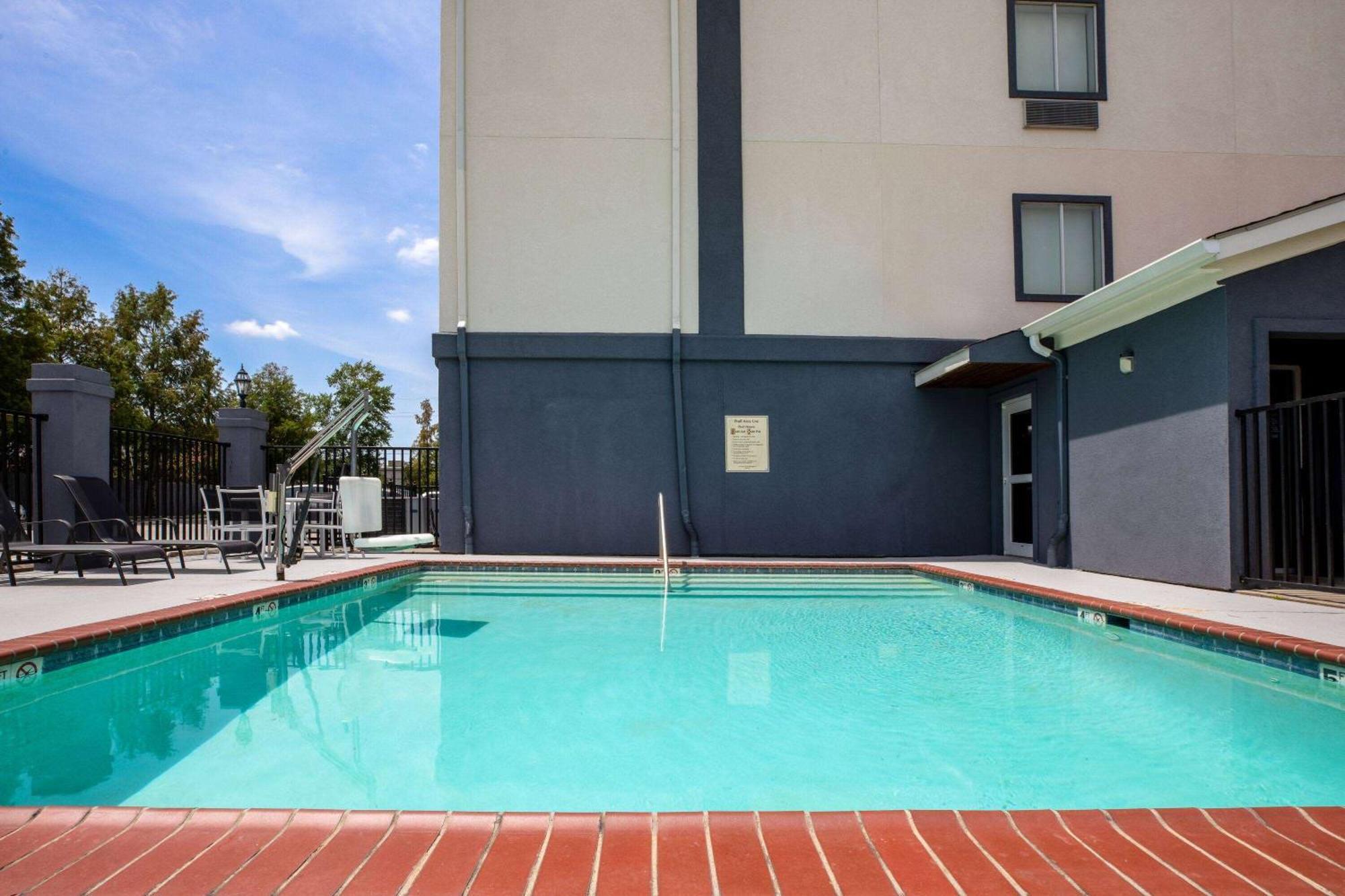 Days Inn By Wyndham Baton Rouge I-10 Prairieville Eksteriør bilde